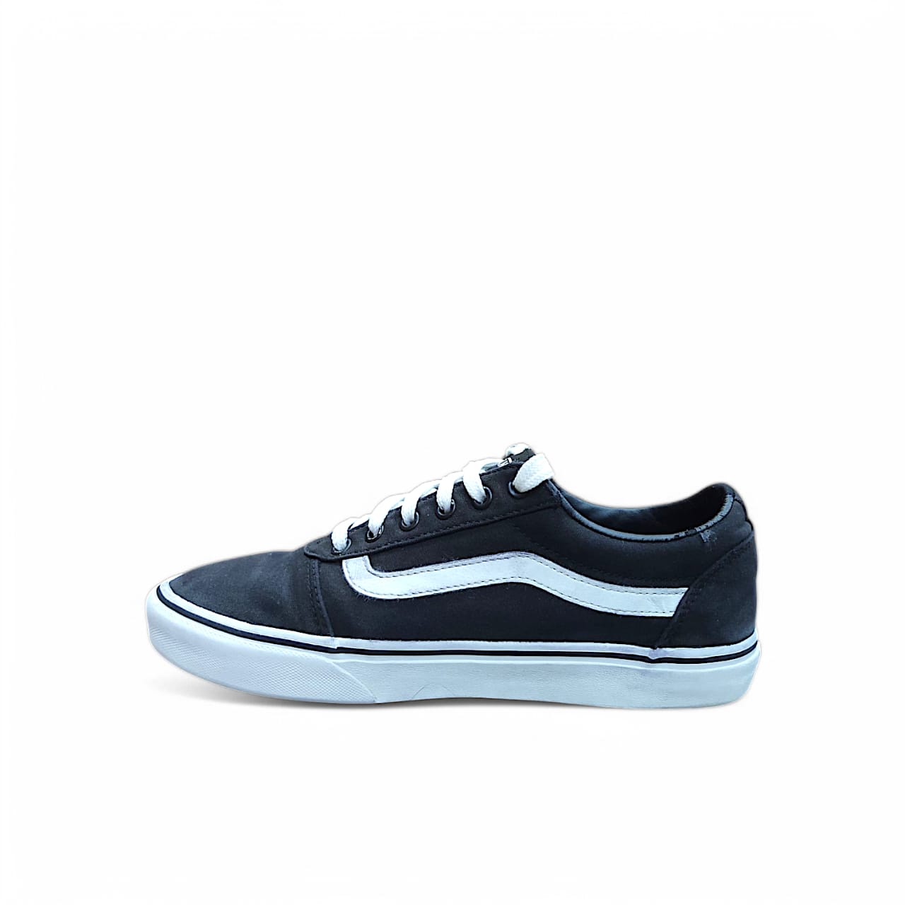 Vans Ward Sneakers Black and White Low Top