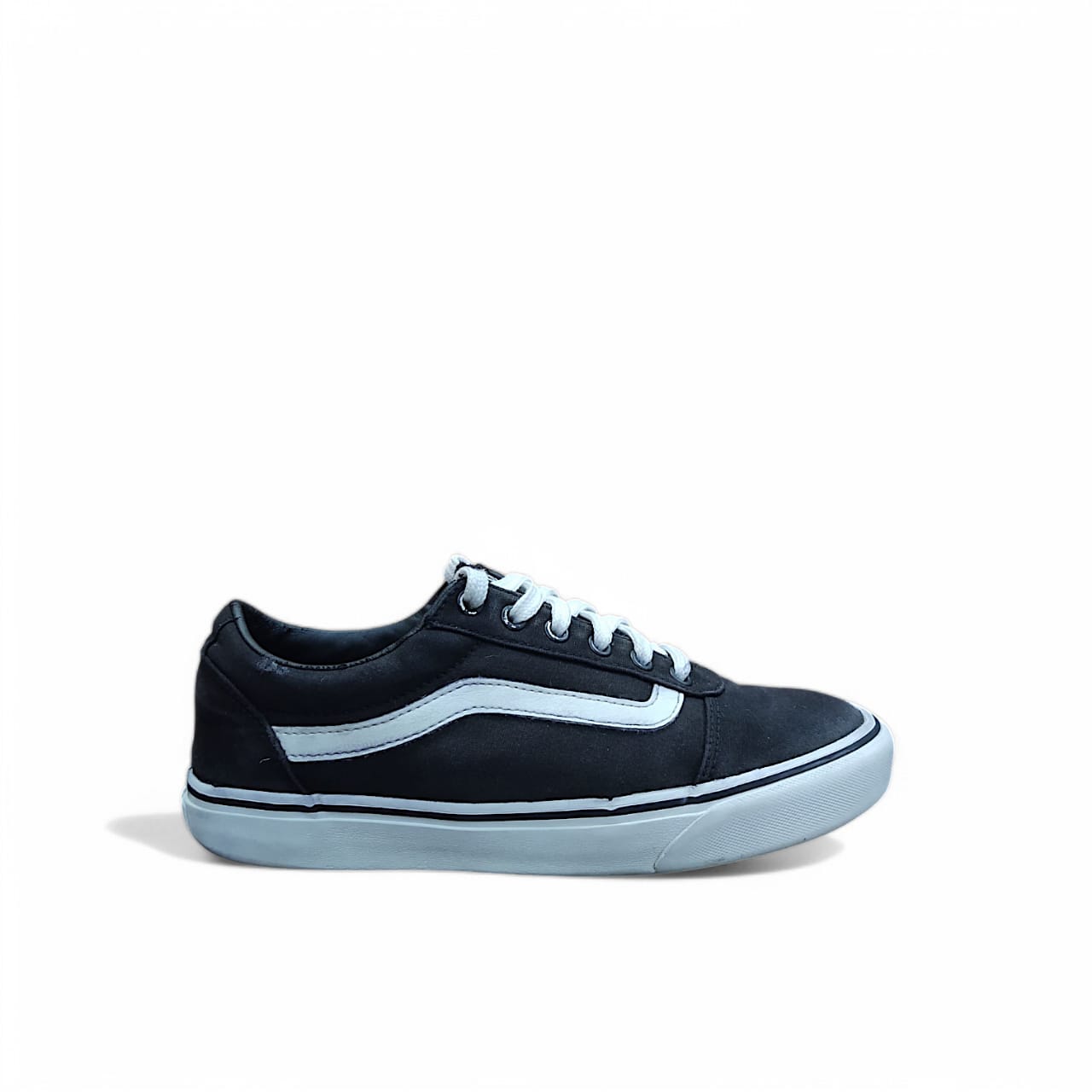 Vans Ward Sneakers Black and White Low Top